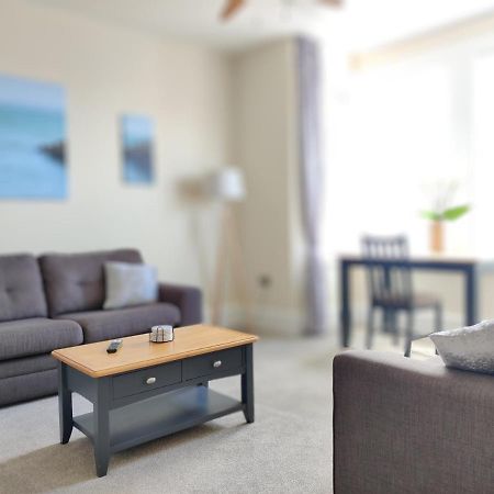 Escape To The Coast In A Luxurious Private Apartment 헌베이 외부 사진