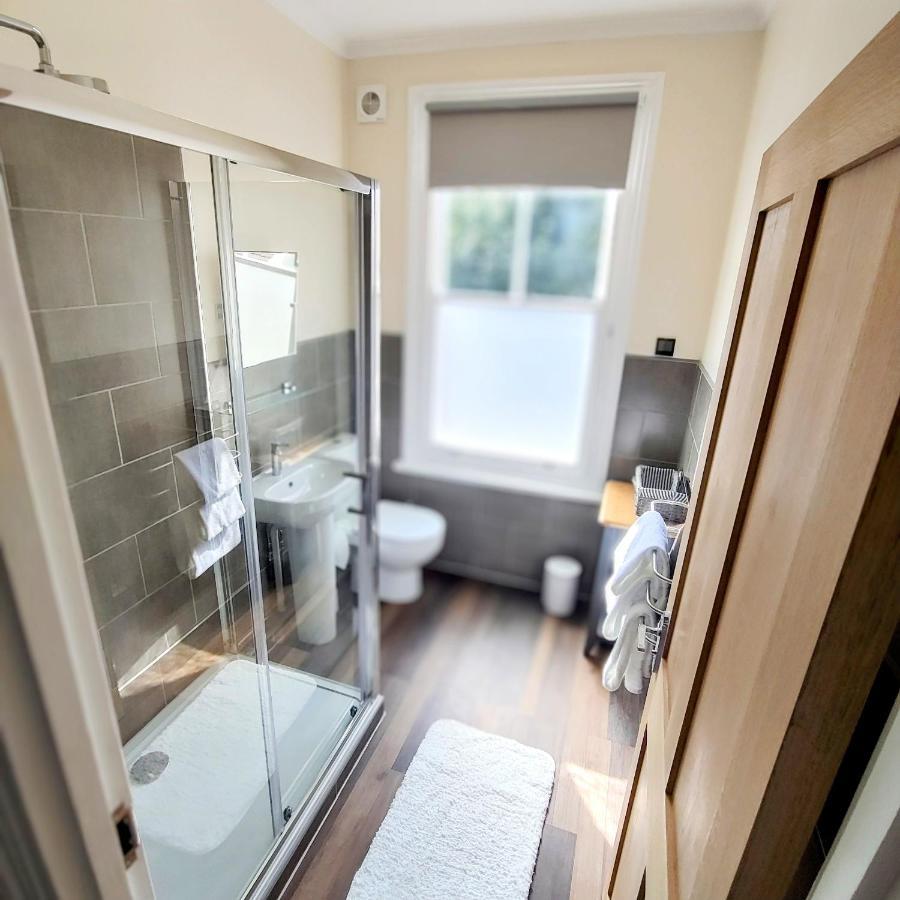 Escape To The Coast In A Luxurious Private Apartment 헌베이 외부 사진