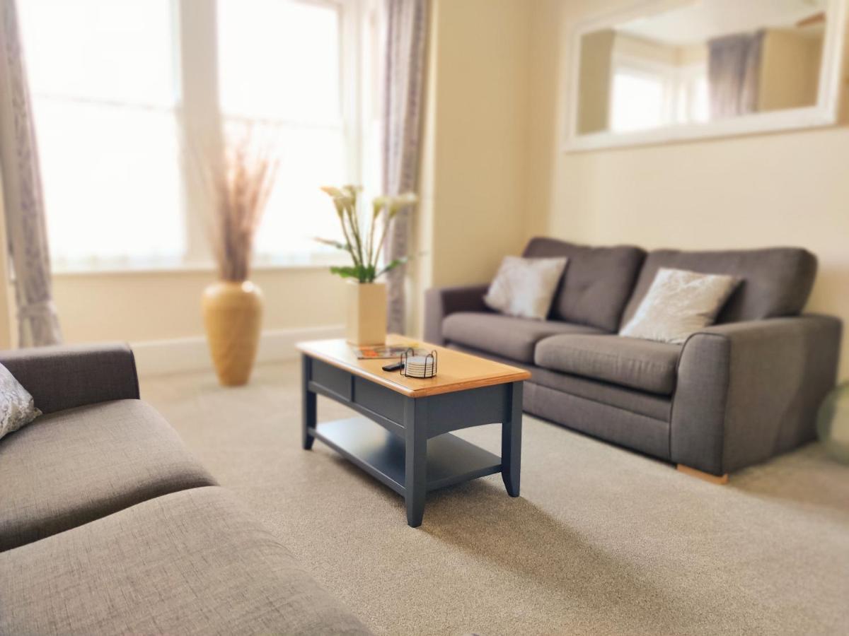 Escape To The Coast In A Luxurious Private Apartment 헌베이 외부 사진